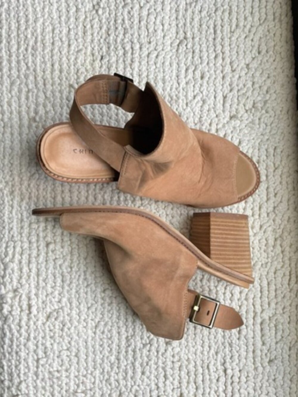 Chinese Laundry Open Toe Tan Suede Sandal size 8.5